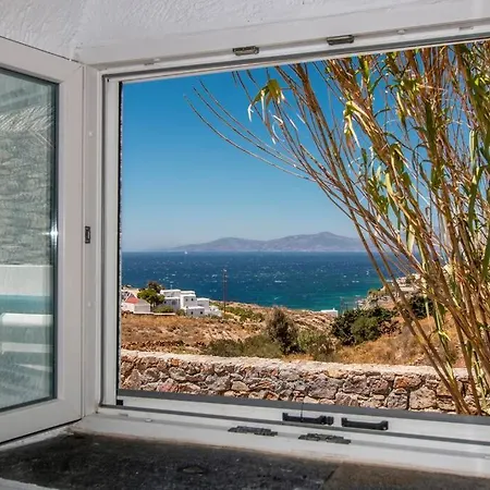 Lilly's Seaview Mykonos Town